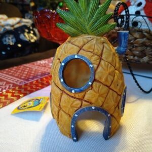 Officially licensed SpongeBob SquarePants Pineapple House for Aquariums